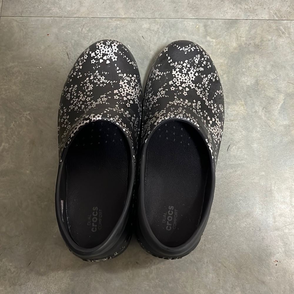 CROCS Neria Pro II Graphic Comfort Clogs